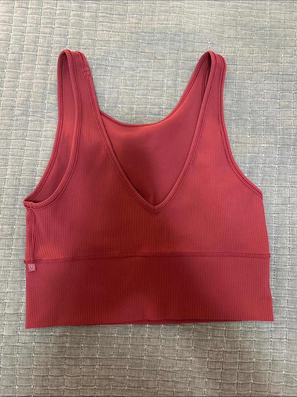 Lululemon power pivot tank - Picture 2 of 3